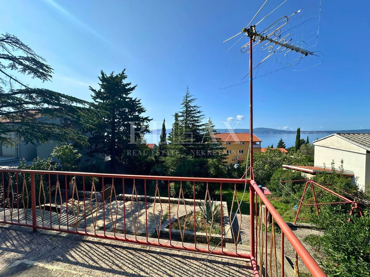 Novi Vinodolski - nepremičnina na odlični lokaciji, 2. vrsta od morja