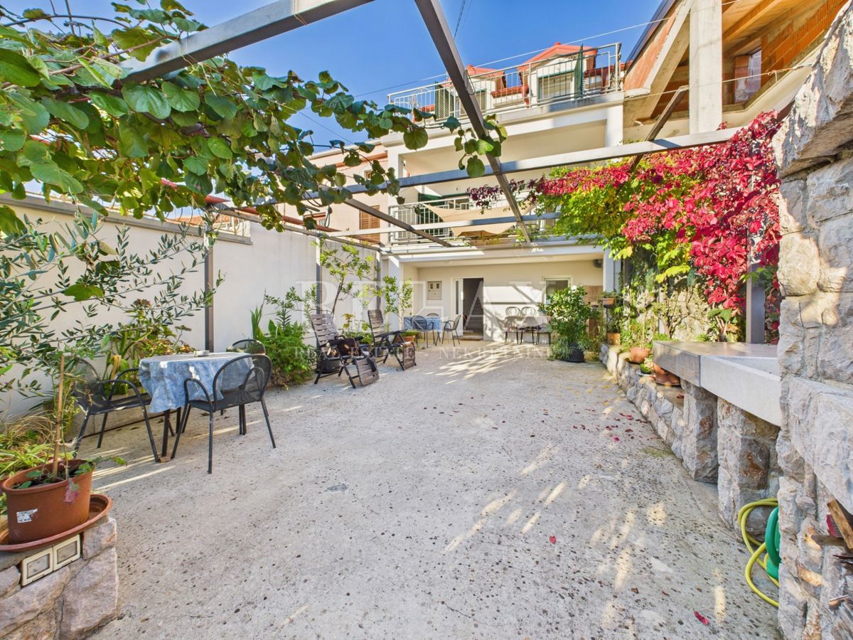 Dramalj - hiša z vrtom