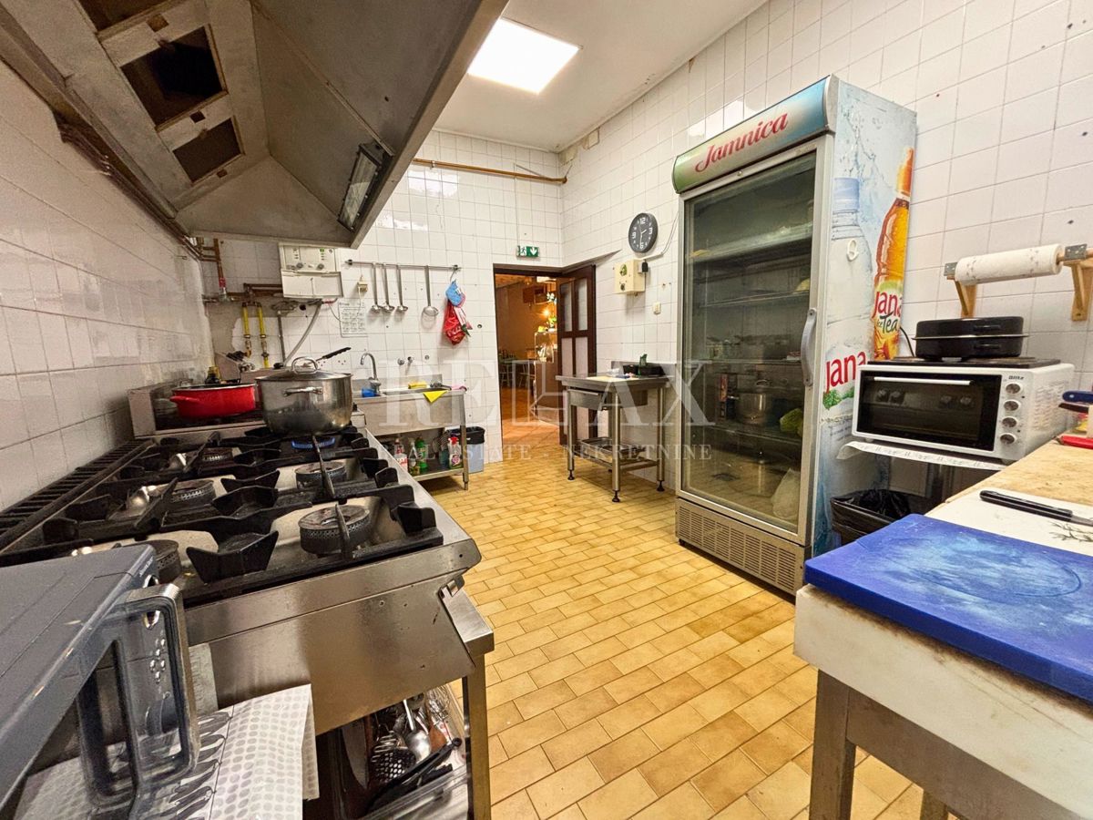 Rijeka, Mlaka - opremljeni poslovni prostori s stanovanjskim delom