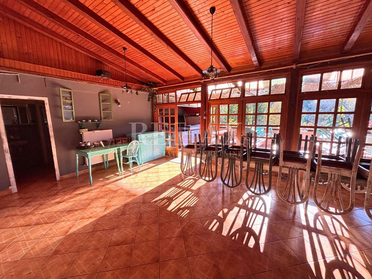 Rijeka, Mlaka - opremljeni poslovni prostori s stanovanjskim delom