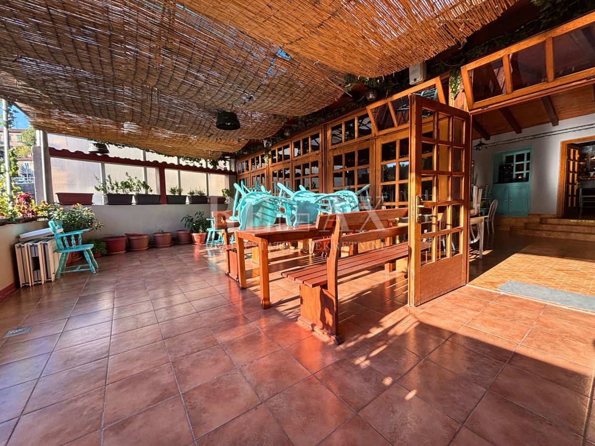 Rijeka, Mlaka - opremljeni poslovni prostori s stanovanjskim delom