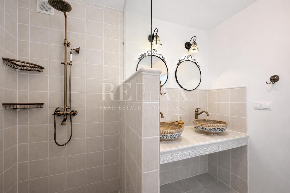 Crikvenica - stanovanje z razgledom, druga vrsta do morja