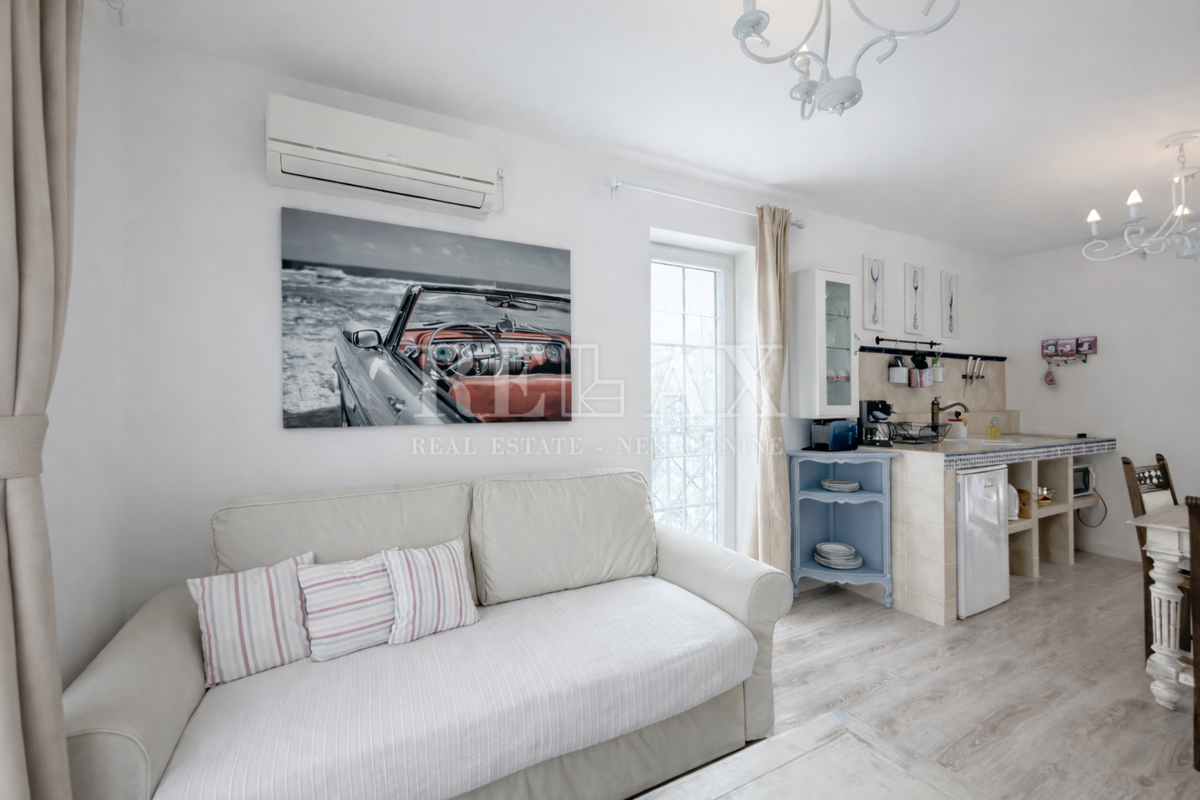 Crikvenica - stanovanje z razgledom, druga vrsta do morja