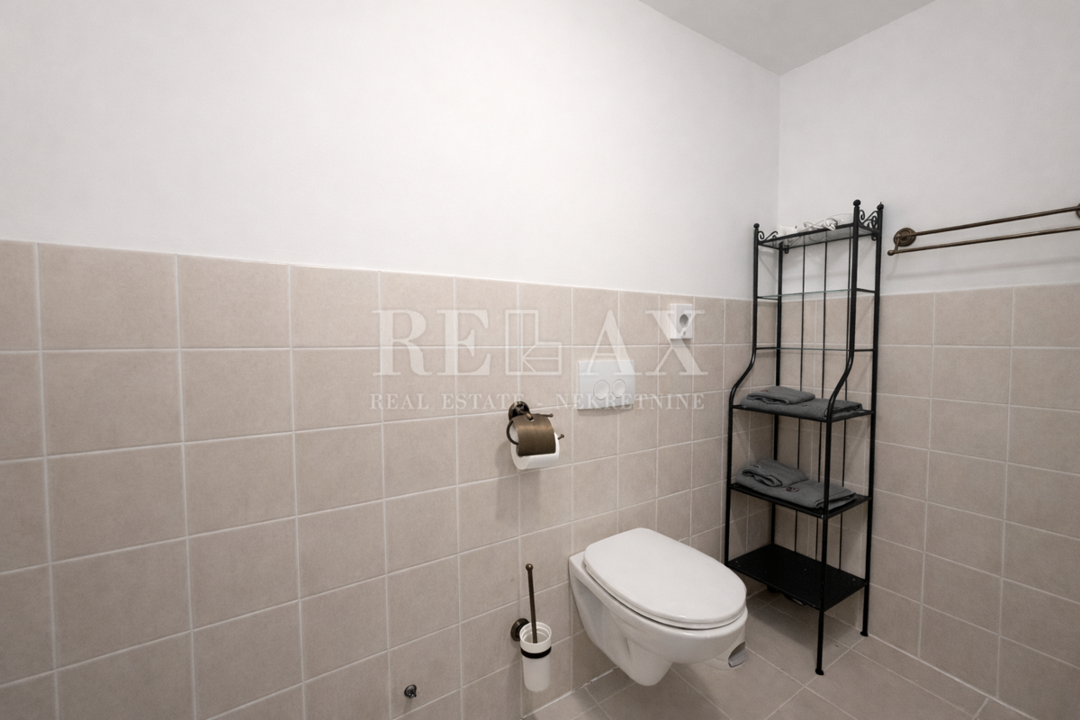 Crikvenica - stanovanje z razgledom, druga vrsta do morja