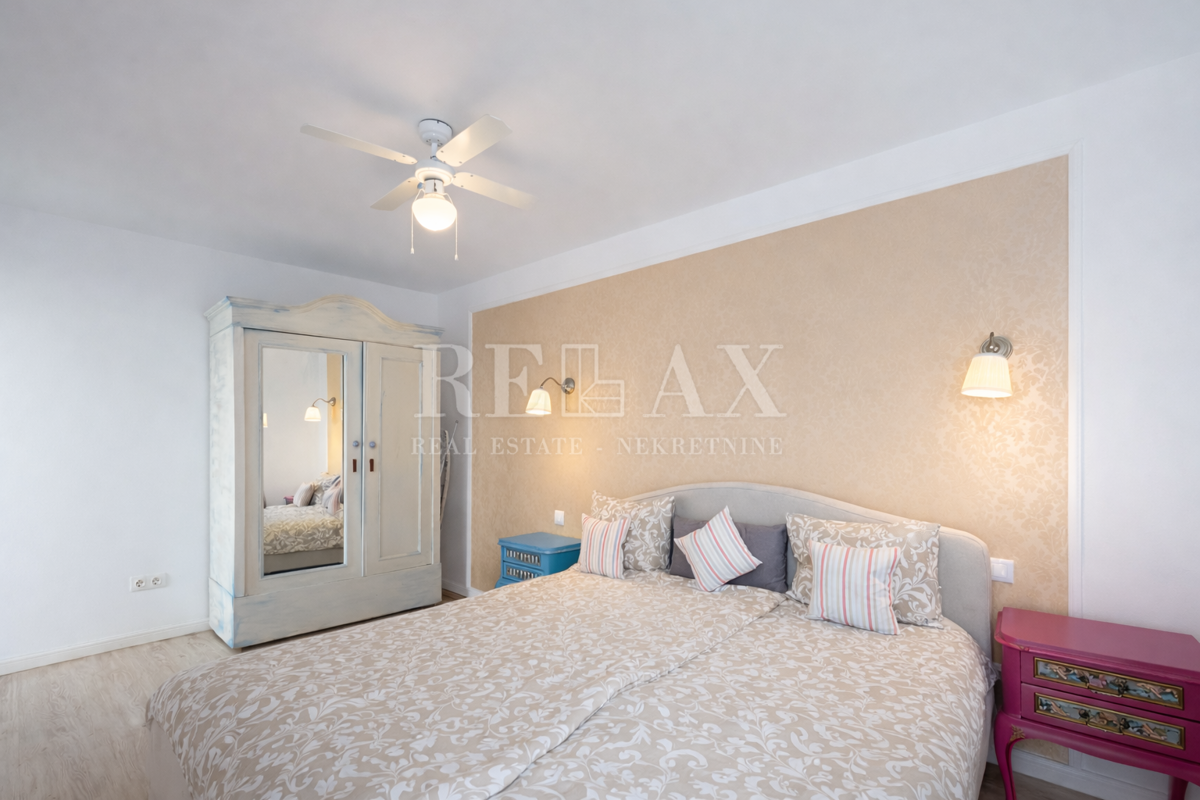 Crikvenica - stanovanje z razgledom, druga vrsta do morja