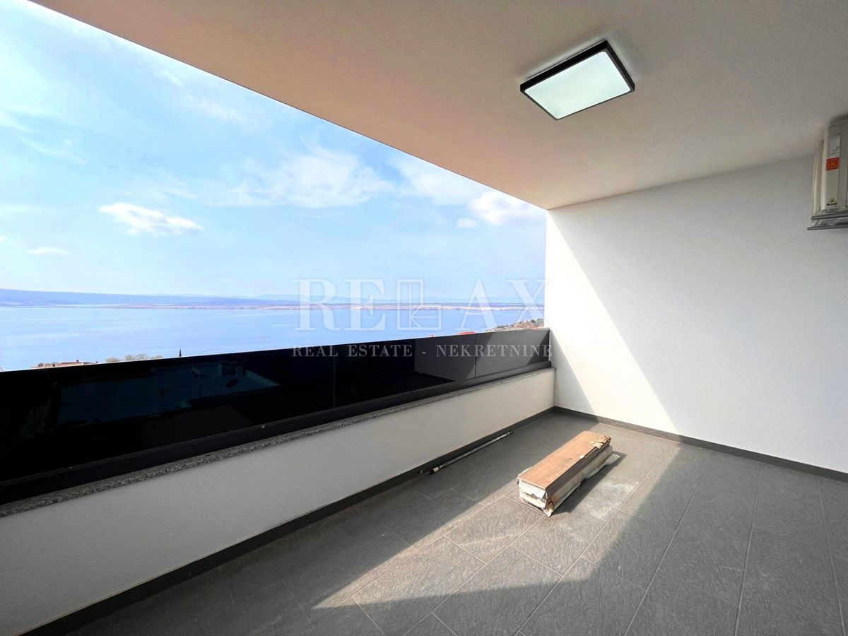 CRIKVENICA, DRAMALJ - Dvoetažni apartma s panoramskim pogledom na morje