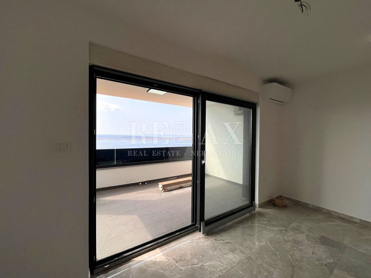 CRIKVENICA, DRAMALJ - Dvoetažni apartma s panoramskim pogledom na morje