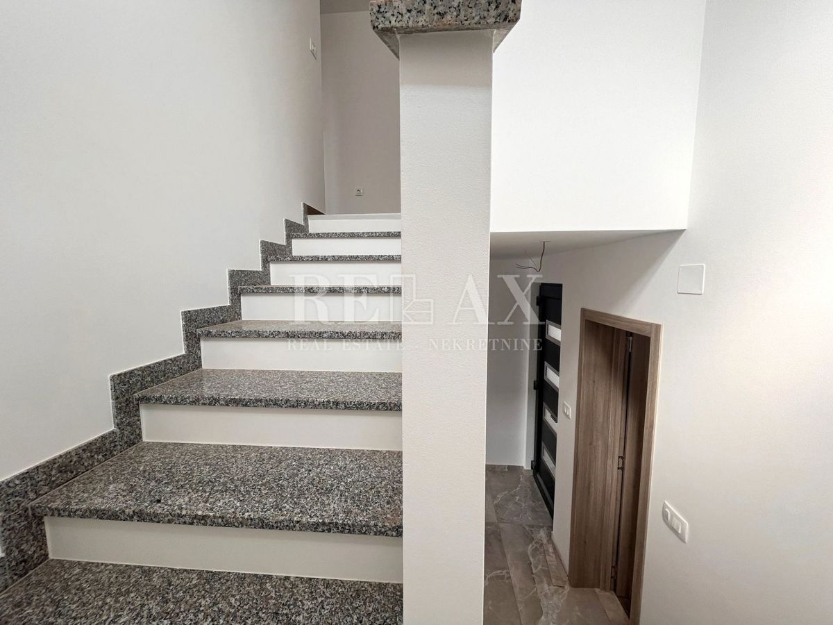 CRIKVENICA, DRAMALJ - Dvoetažni apartma s panoramskim pogledom na morje