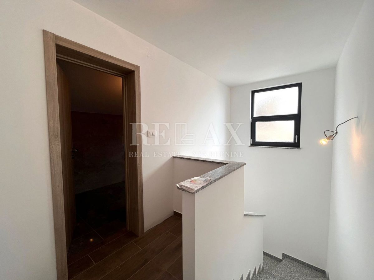 CRIKVENICA, DRAMALJ - Dvoetažni apartma s panoramskim pogledom na morje