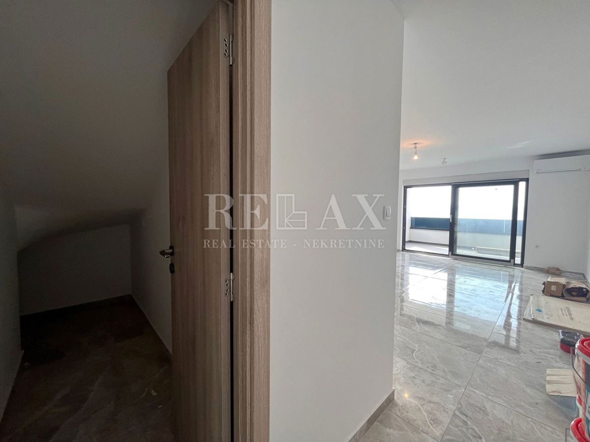 CRIKVENICA, DRAMALJ - Dvoetažni apartma s panoramskim pogledom na morje