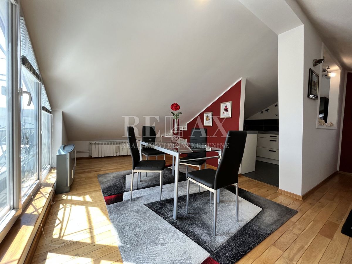 SENJ - Apartma v mansardi s čudovitim pogledom na morje