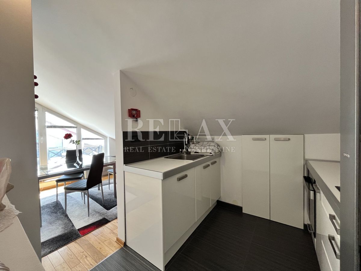 SENJ - Apartma v mansardi s čudovitim pogledom na morje
