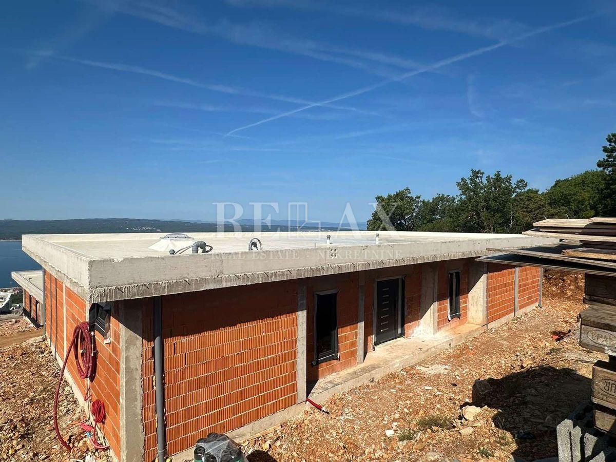 CRIKVENICA - Luksuzna enonadstropna hiša z bazenom