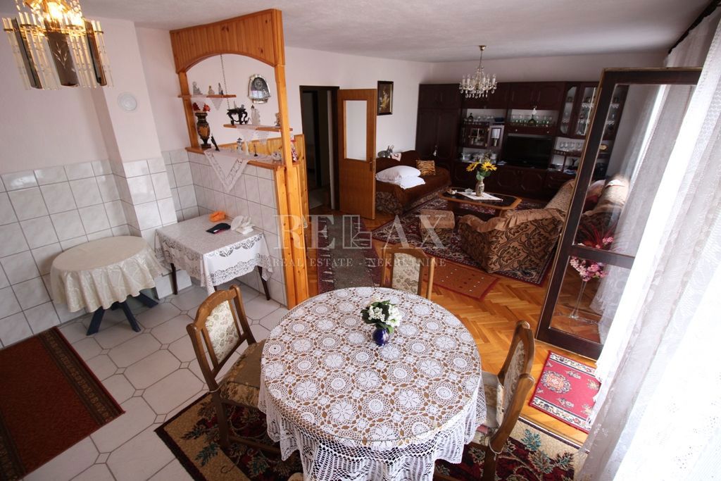 SENJ - Družinska hiša