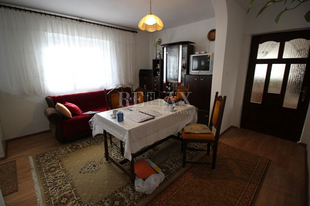 SENJ - Družinska hiša
