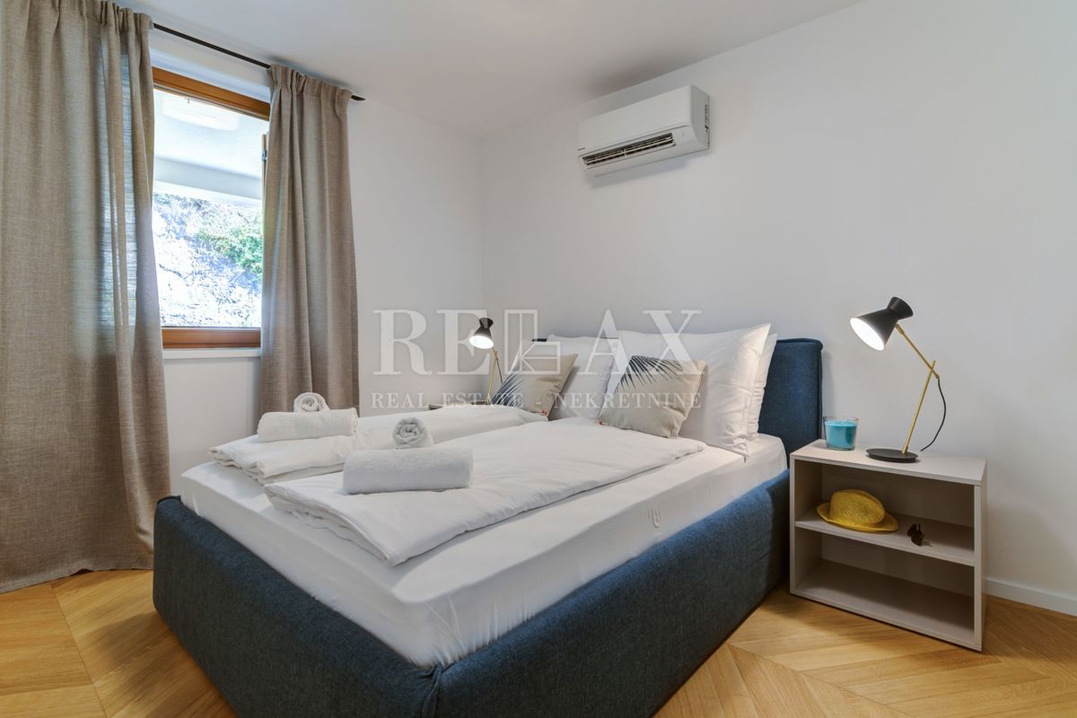 OPATIJA, VOLOSKO - Moderno dvoetažno stanovanje, prvo nadstropje