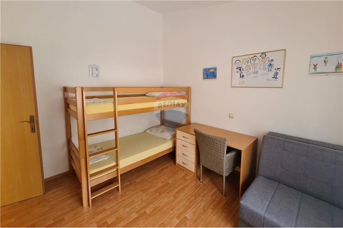 OMIŠ, DUČE, HIŠA, 400 m2, Z APARTMAJI IN POGLEDOM NA MORJE