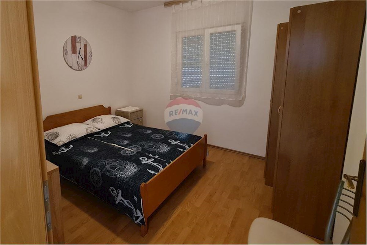 OMIŠ, DUČE, HIŠA, 400 m2, Z APARTMAJI IN POGLEDOM NA MORJE