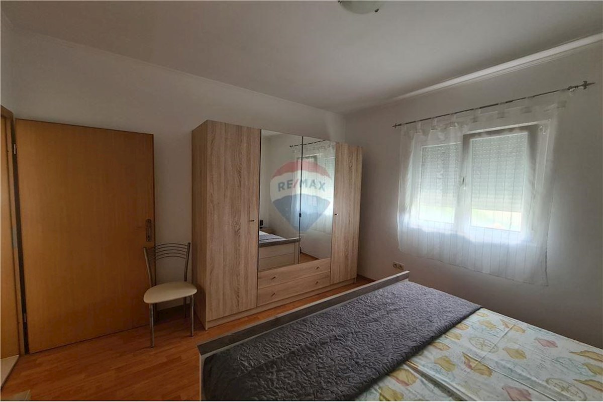 OMIŠ, DUČE, HIŠA, 400 m2, Z APARTMAJI IN POGLEDOM NA MORJE