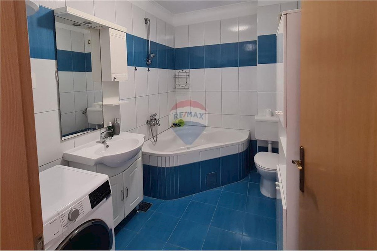 OMIŠ, DUČE, HIŠA, 400 m2, Z APARTMAJI IN POGLEDOM NA MORJE