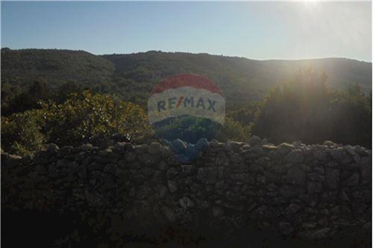 CENOVNO DOSTOPNE!! Kmetijsko zemljišče, otok HVAR, pogled na morje!!!