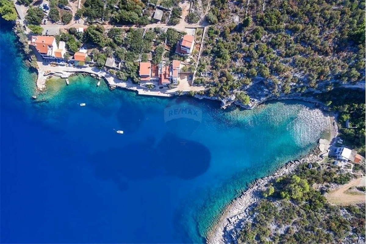 Otok Hvar, zaliv Pokrivenik, prva vrsta do morja, gradbeno zemljišče