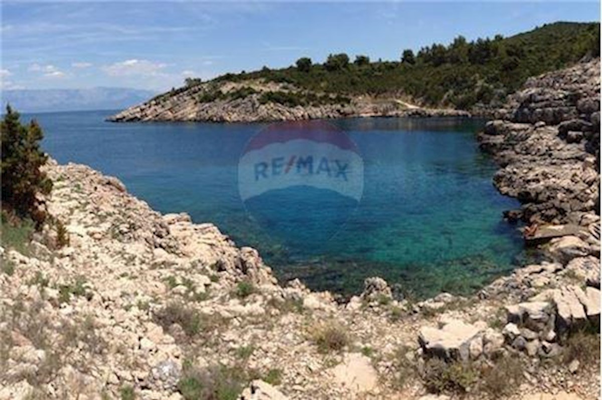 OTOK HVAR, SEVERNA STRAN, KMETIJSKO ZEMLJIŠČE OB MORJU