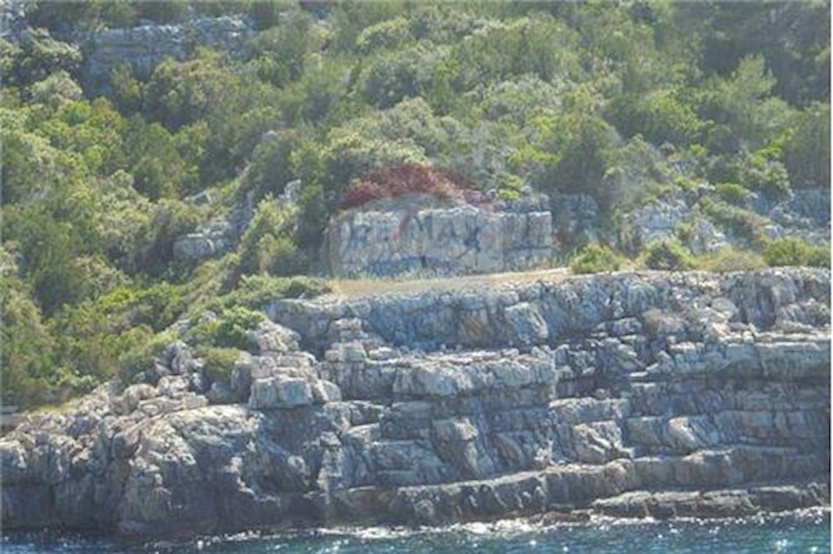 OTOK HVAR, SEVERNA STRAN, KMETIJSKO ZEMLJIŠČE OB MORJU