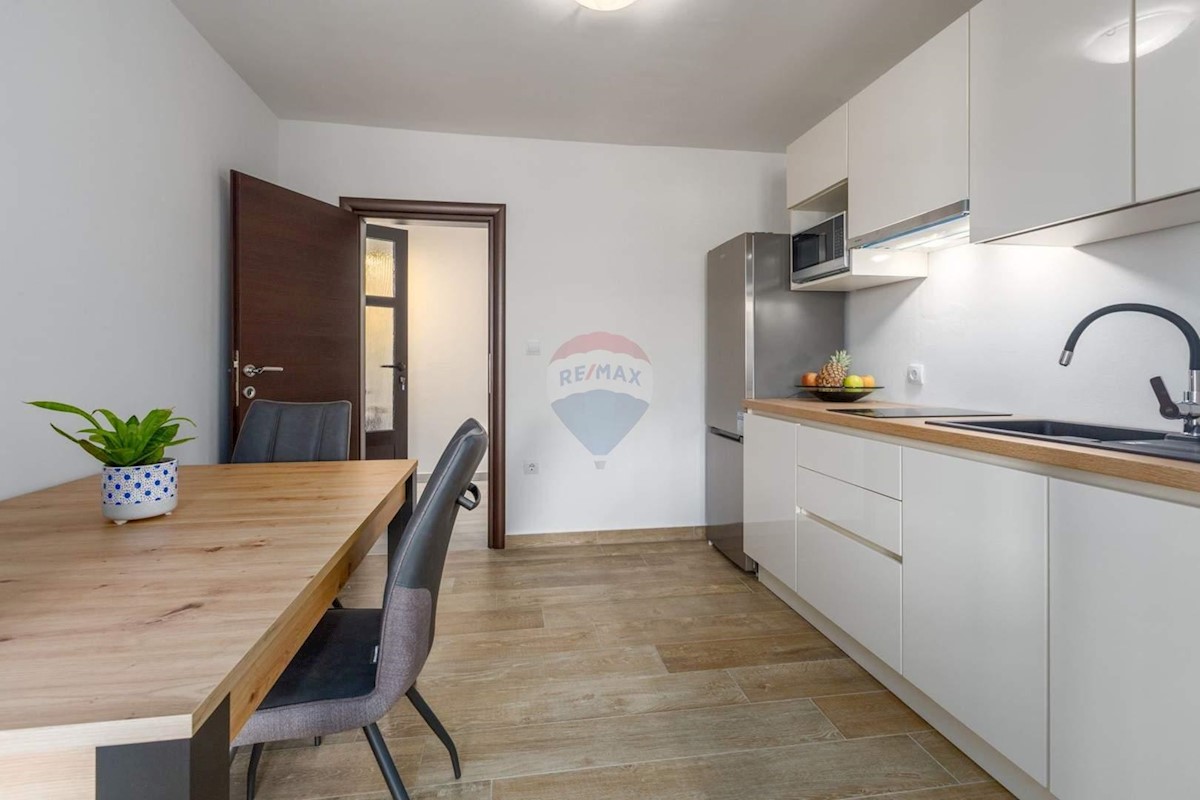 Hiša Medulin, 900m2