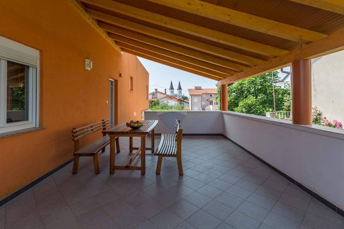 Hiša Medulin, 900m2