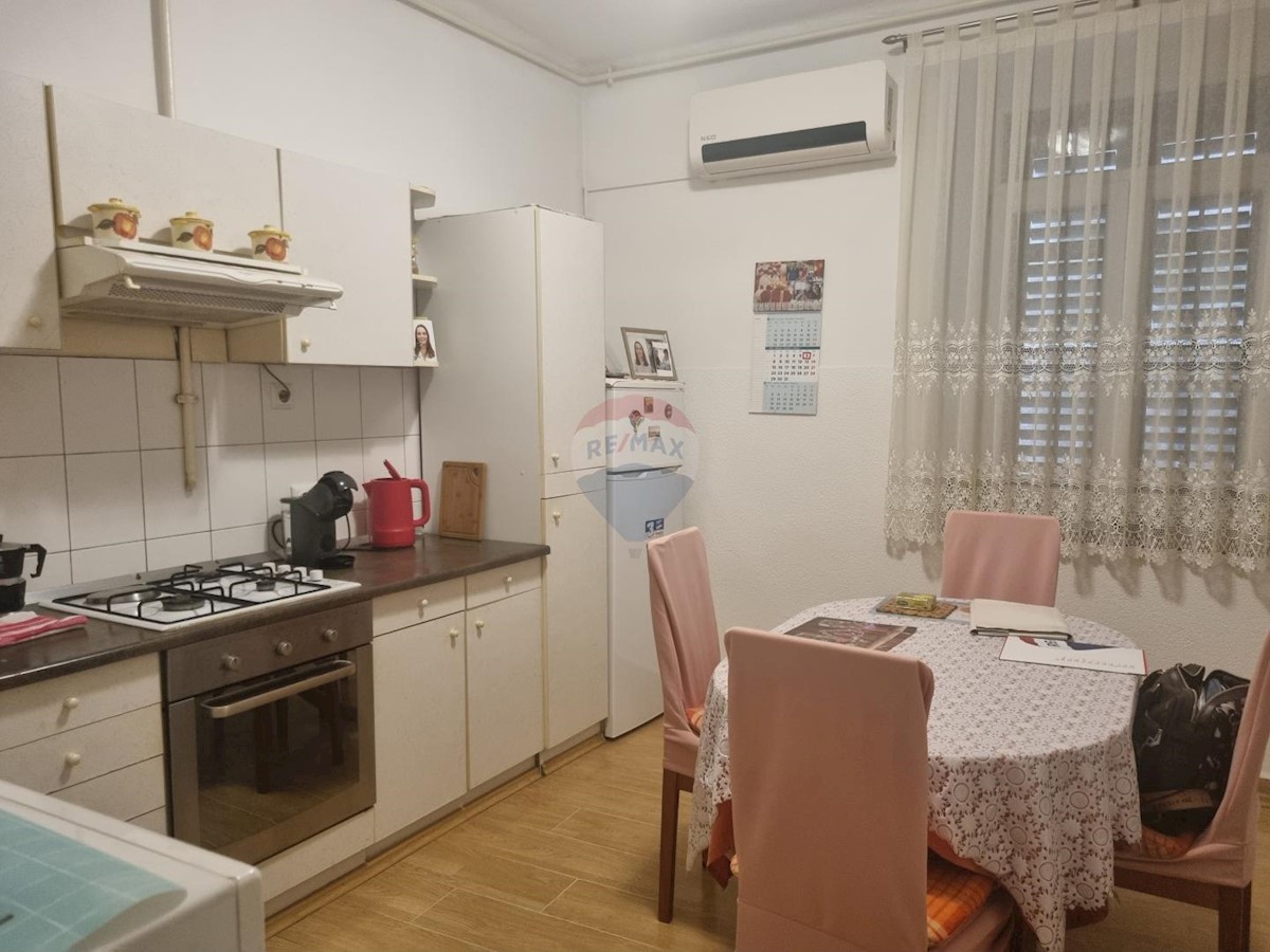 Stanovanje/Apartma Centar, Pula, 66,86m2