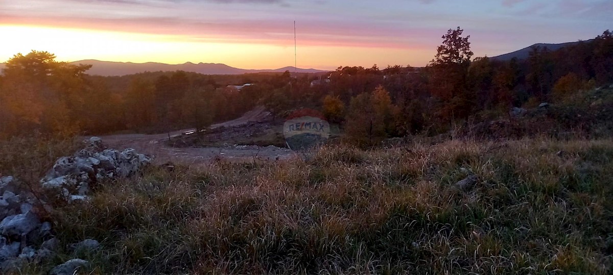 Stavbno zemljišče Breza, Klana, 734m2