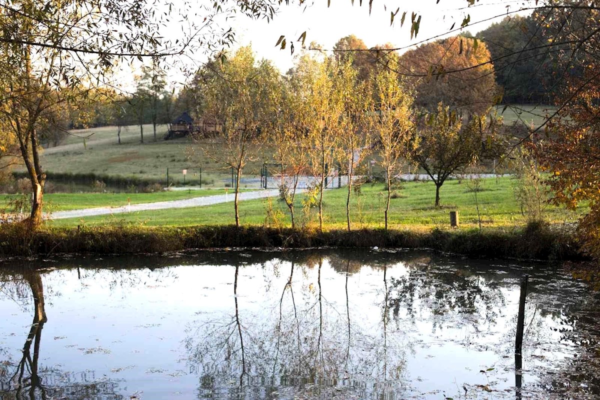 Okolica SISAKA, edinstveno izletišče na 32 ha zelenja