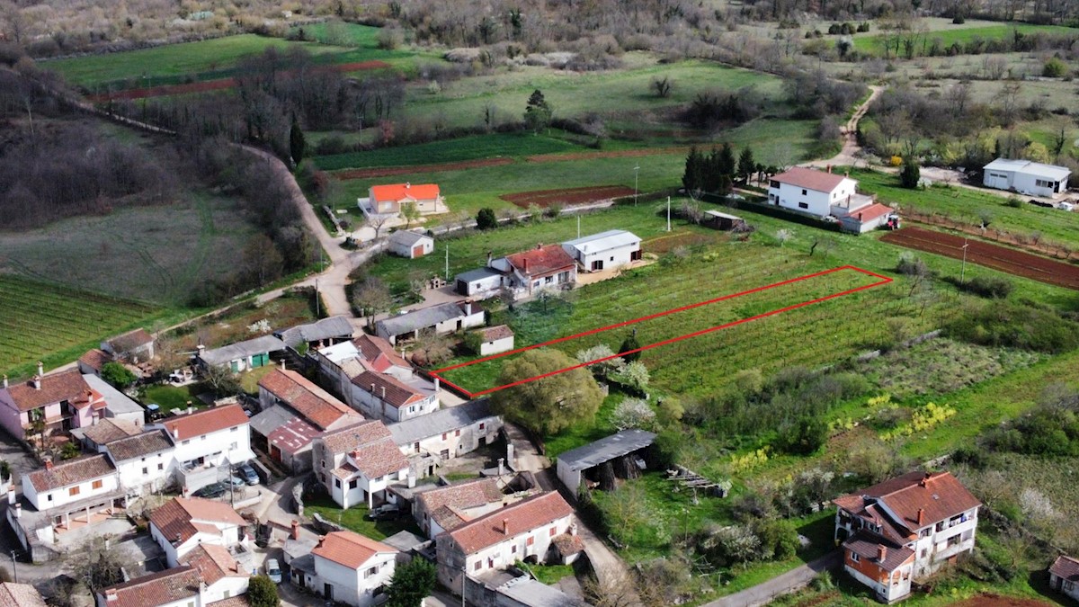 Stavbno zemljišče Žminj, 2.055m2