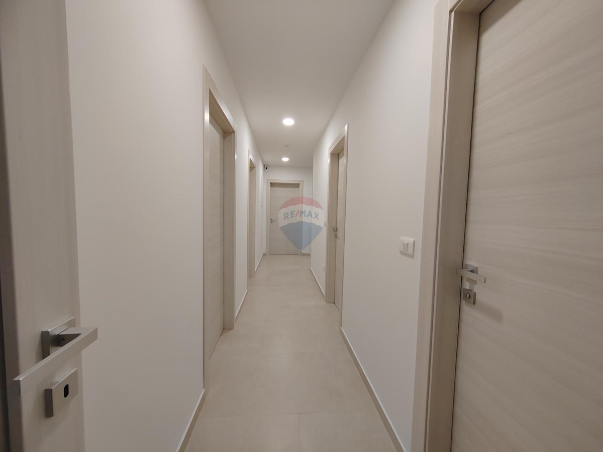 Stanovanje/Apartma Malinska, Malinska-Dubašnica, 135m2