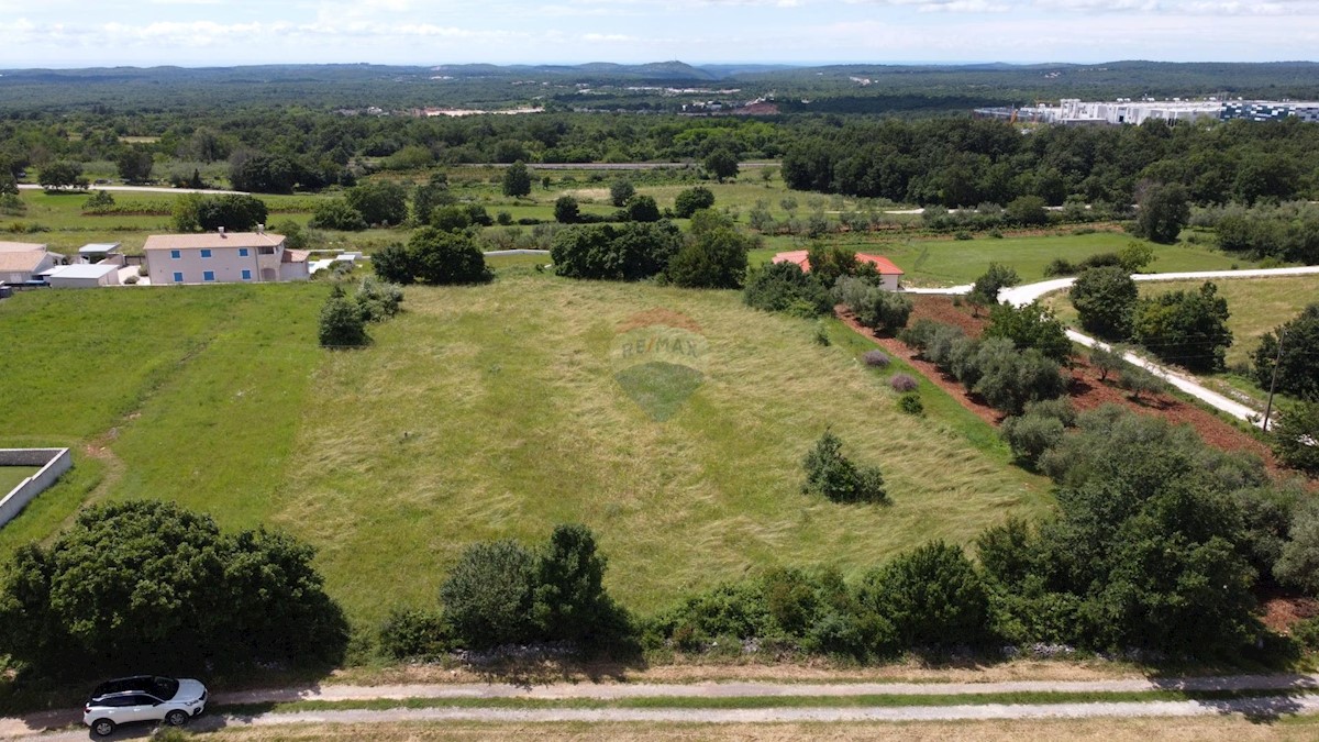 Stavbno zemljišče Maružini, Kanfanar, 3.292m2