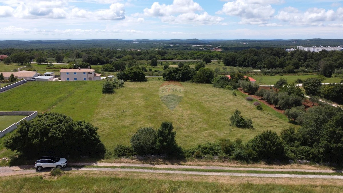 Stavbno zemljišče Maružini, Kanfanar, 3.292m2