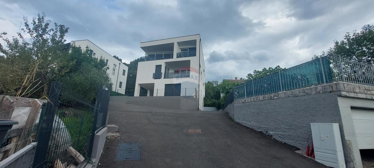 Stanovanje/Apartma Pobri, Opatija - Okolica, 157m2