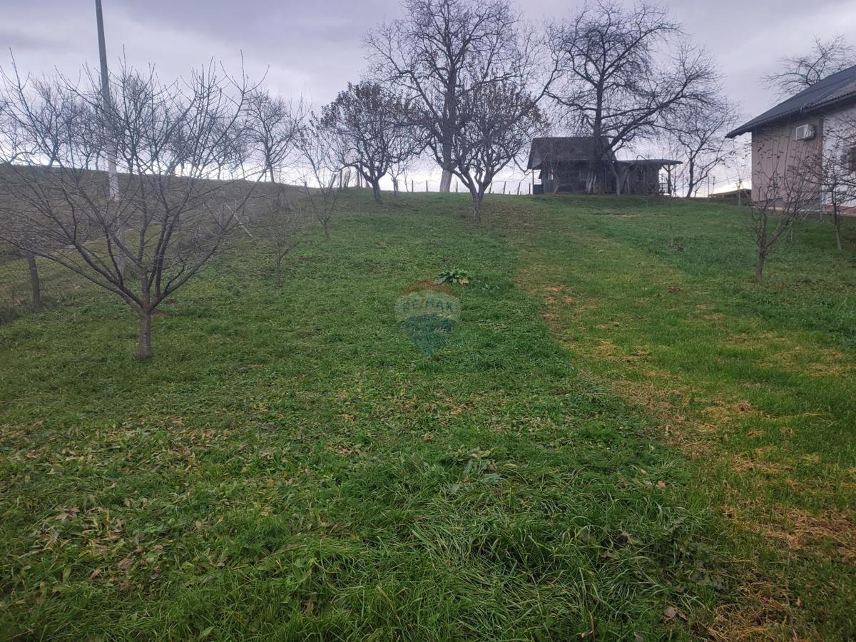Stavbno zemljišče Duga Resa, 1.930m2