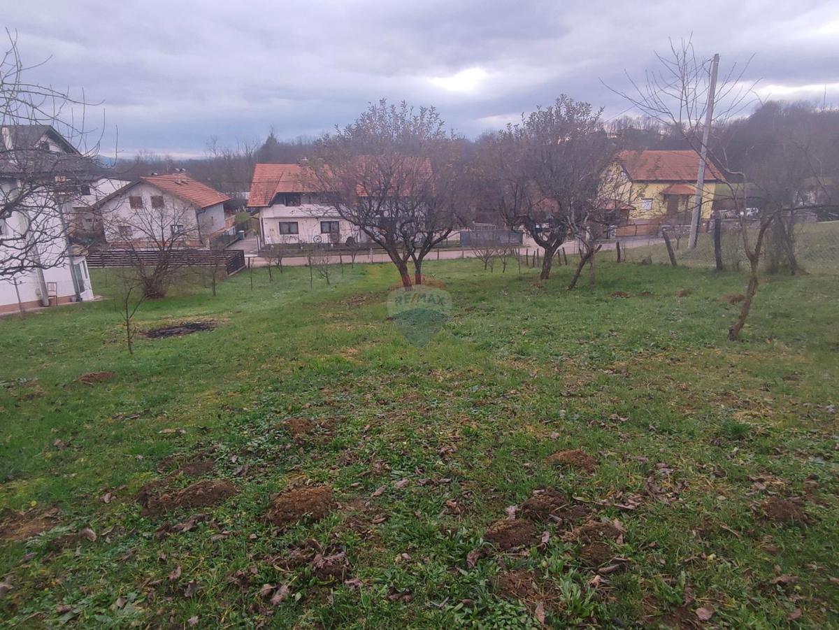 Stavbno zemljišče Duga Resa, 1.930m2