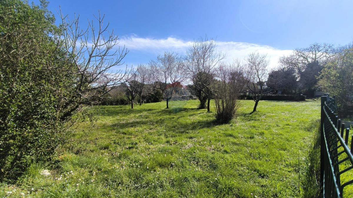 Stavbno zemljišče Premantura, Medulin, 1.492m2