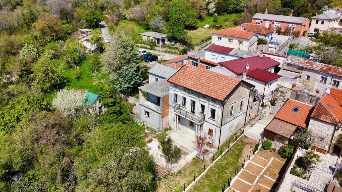 Bribir – Starejša Hiša z Začetimi Dela na Adaptaciji