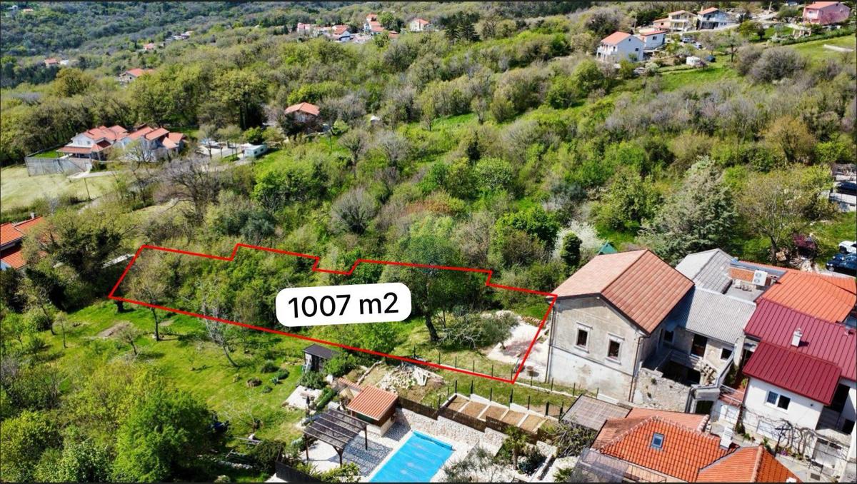 Bribir – Starejša Hiša z Začetimi Dela na Adaptaciji