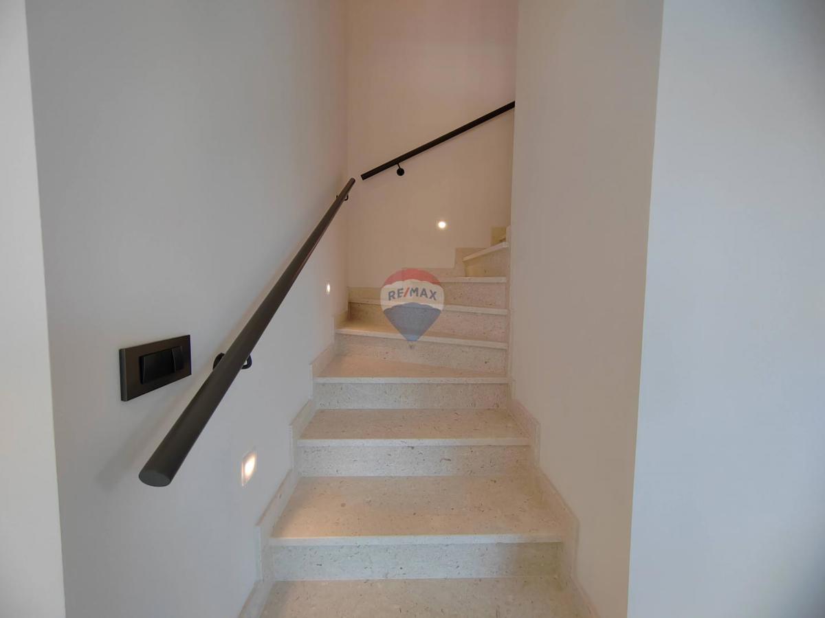 Hiša Malinska, Malinska-Dubašnica, 111m2