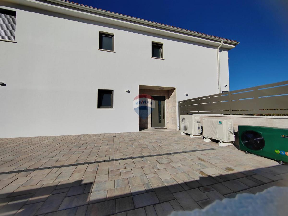 Hiša Malinska, Malinska-Dubašnica, 111m2