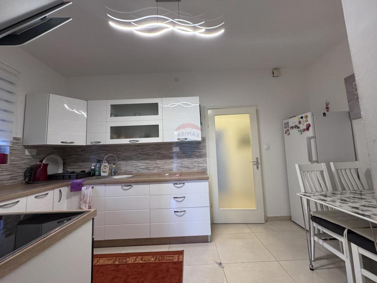 Hiša Malinska, Malinska-Dubašnica, 332m2