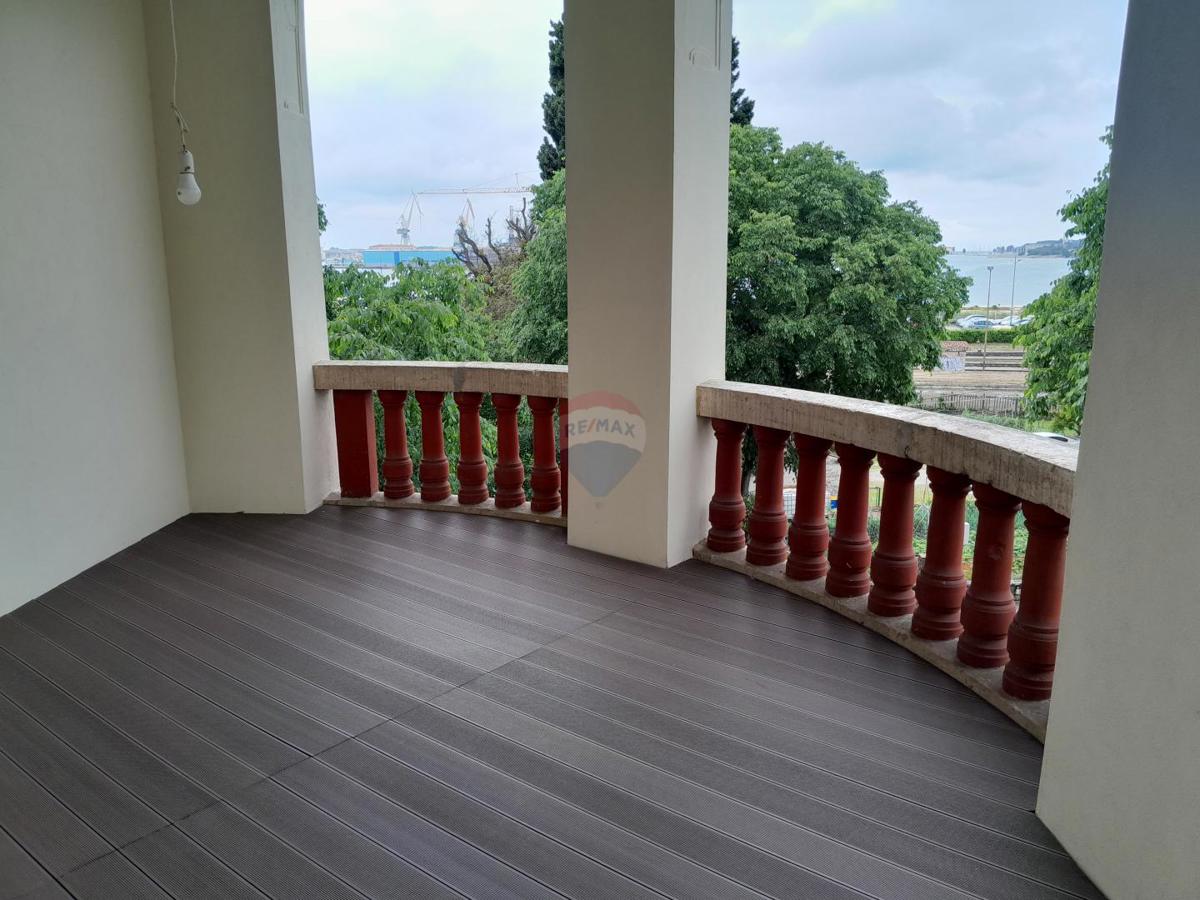 Stanovanje/Apartma Arsenal, Pula, 147,27m2