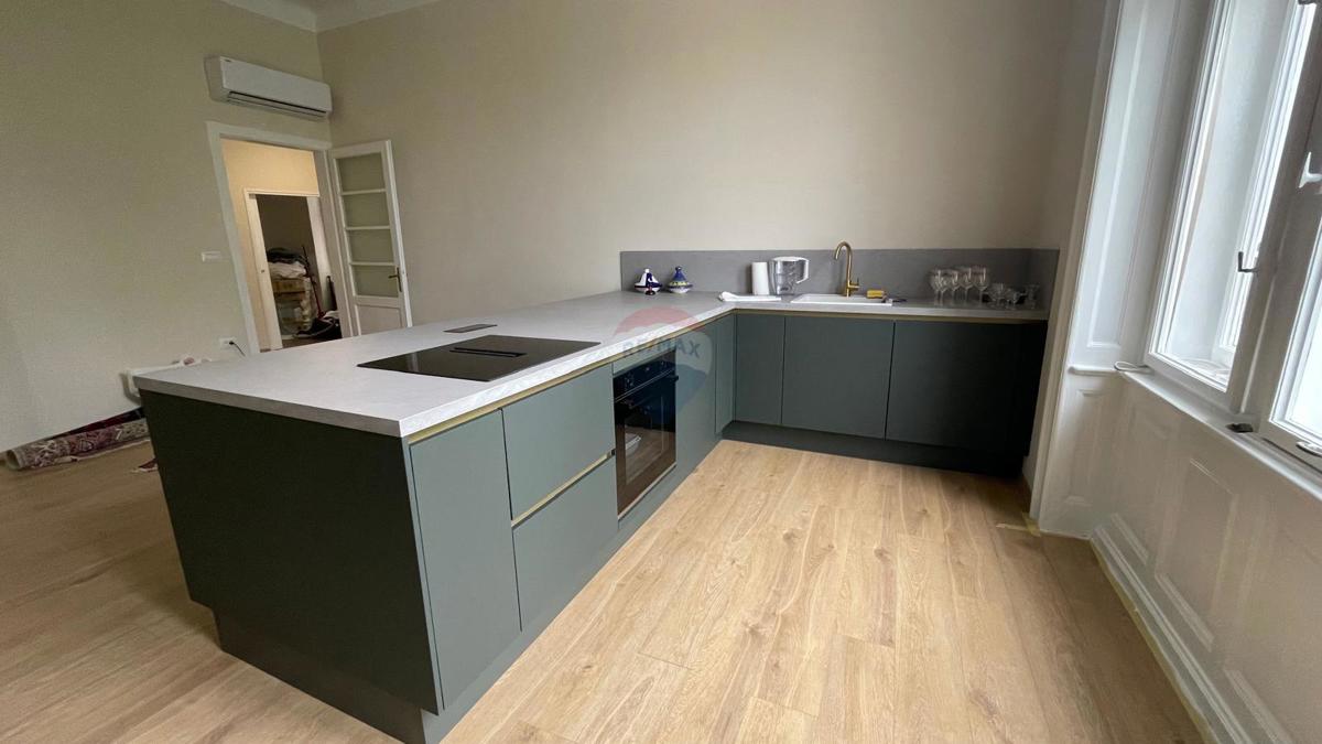 Stanovanje/Apartma Arsenal, Pula, 147,27m2