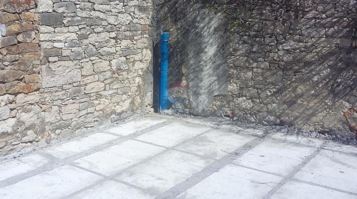 Hiša Krasica, Buje, 72m2