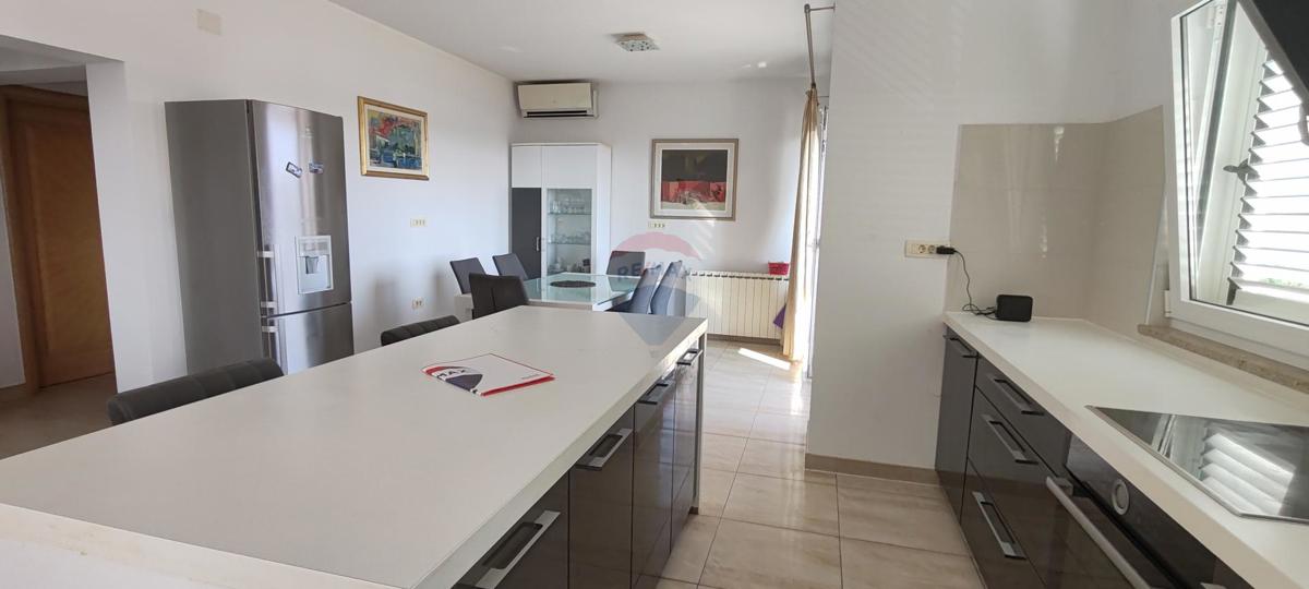 Stanovanje/Apartma Barbat na Rabu, Rab, 95m2